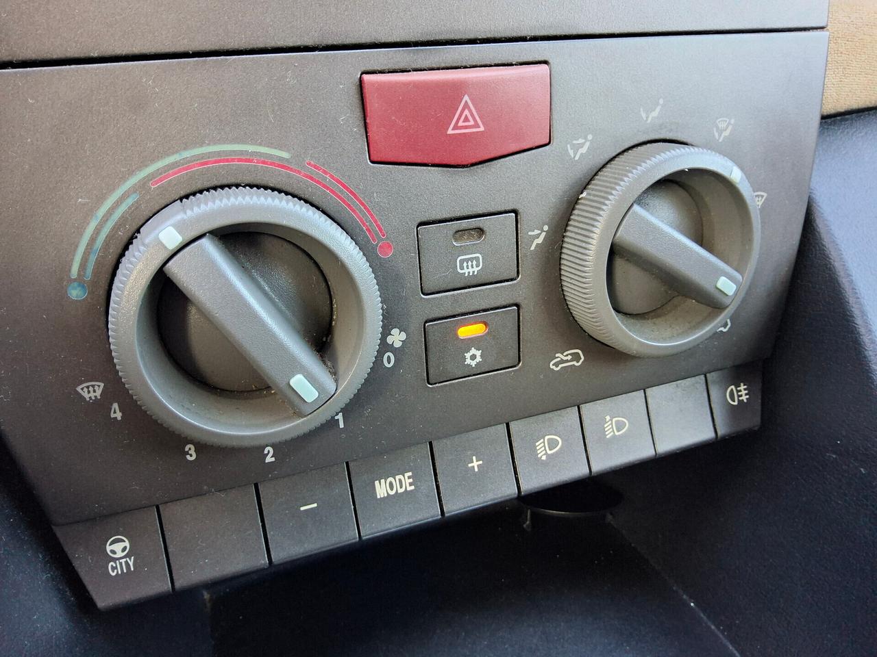 Lancia Ypsilon 1.2 Argento ((TUTTO INCLUSO))