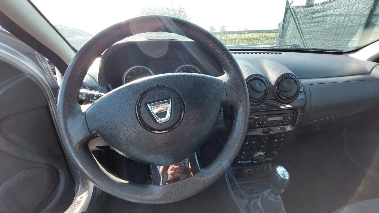 Dacia Duster 1.5 Diesel Neopatentati con gancio di traino