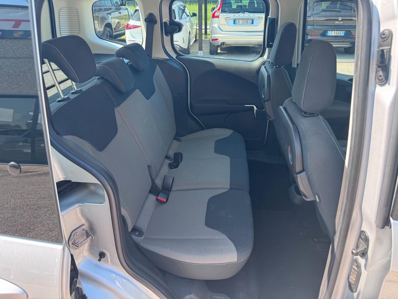 Ford Tourneo Courier 1.5 TDCI 100 CV S&S Plus