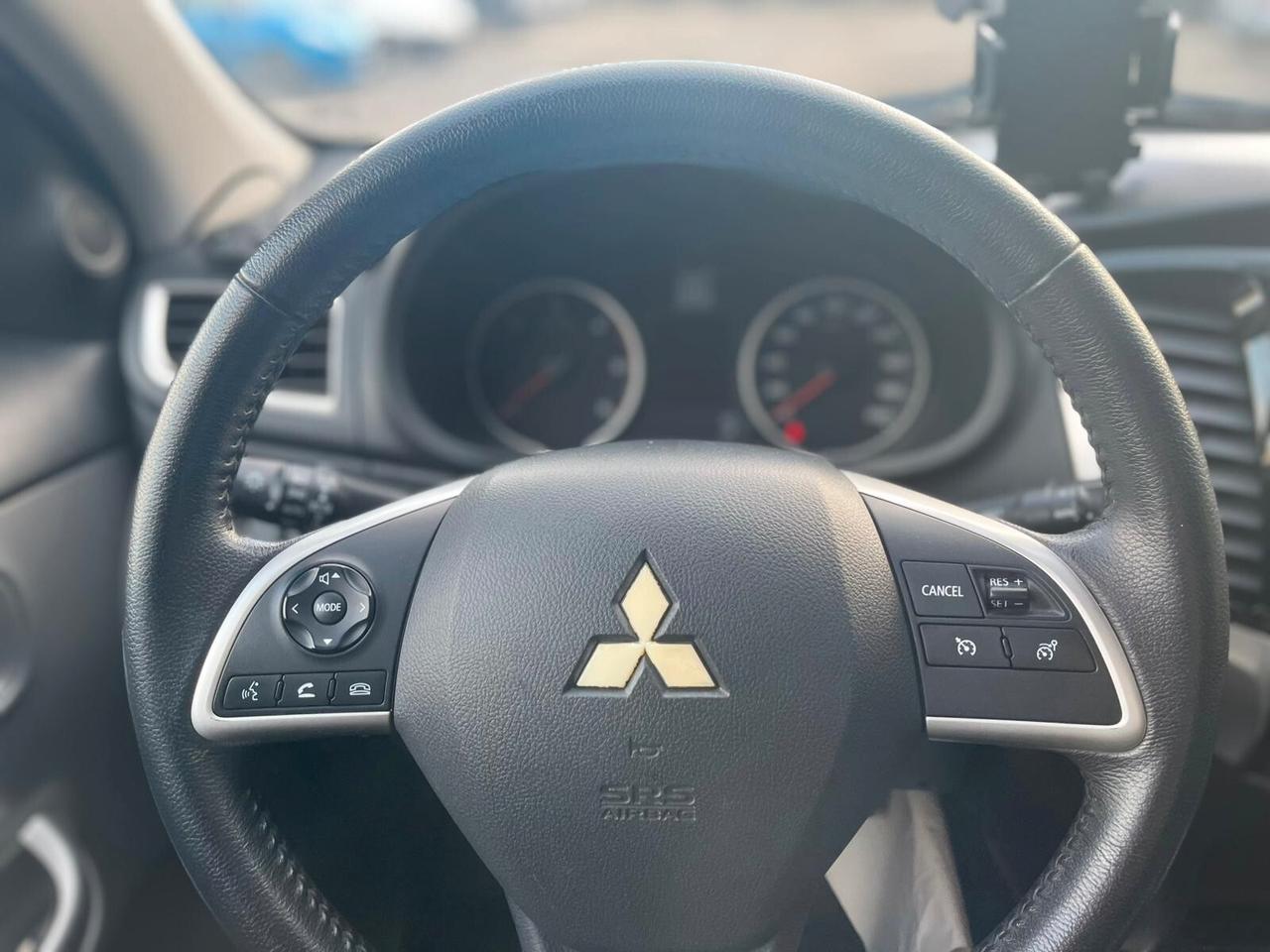 Mitsubishi L200 2.4 DI-D/181CV Double Cab Intense Hp Mivec