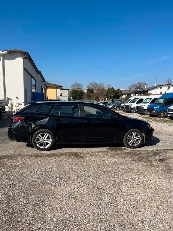 Toyota Corolla Touring Sports 1.8 Hybrid Business