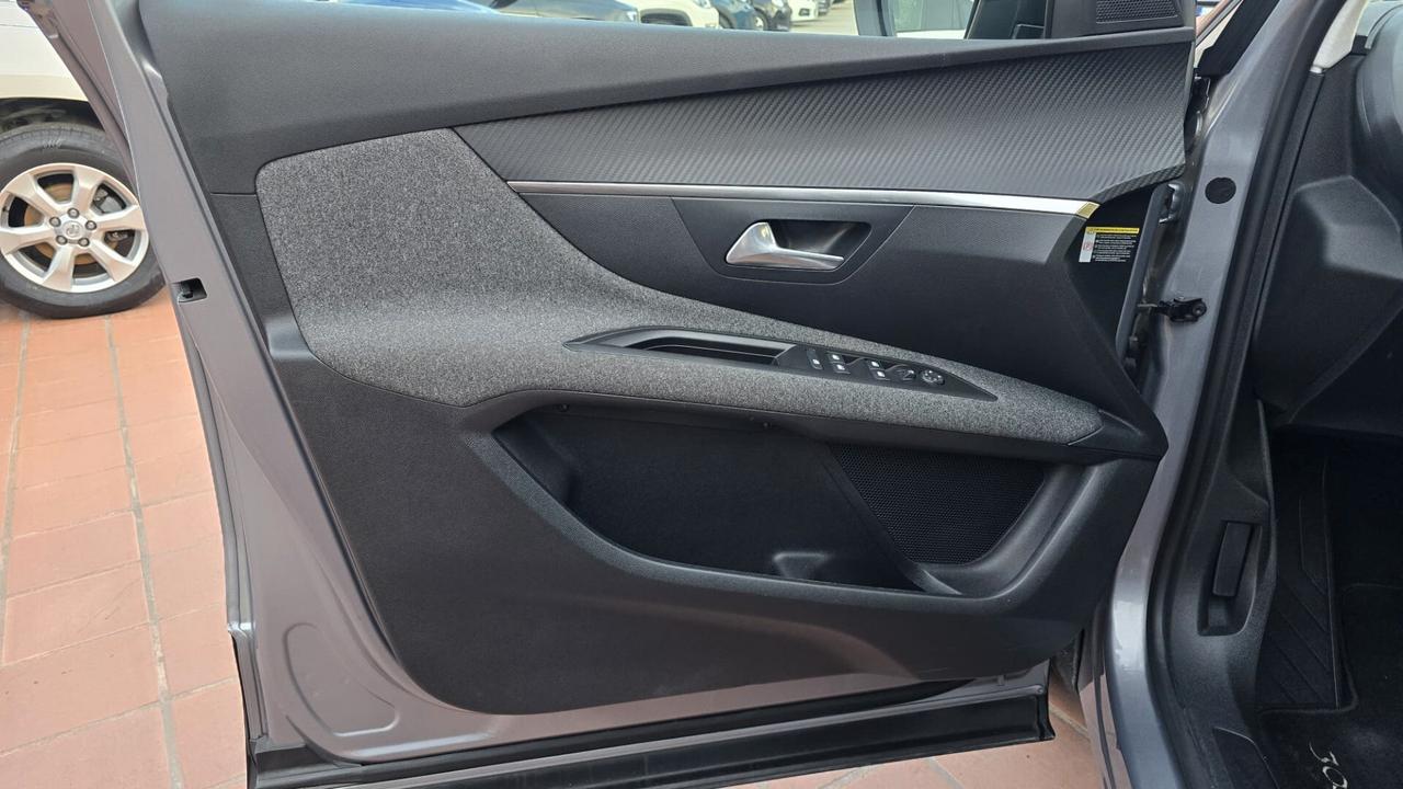 Peugeot 3008 BlueHDi 130 S&S Allure