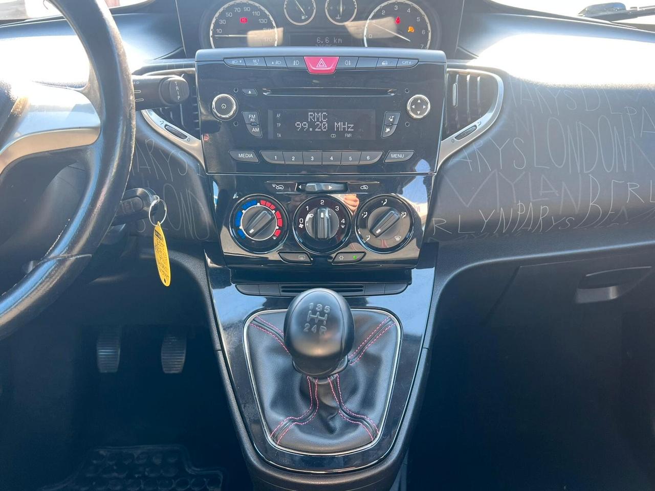 Lancia Ypsilon 1.2 69 CV 5 porte Elefantino