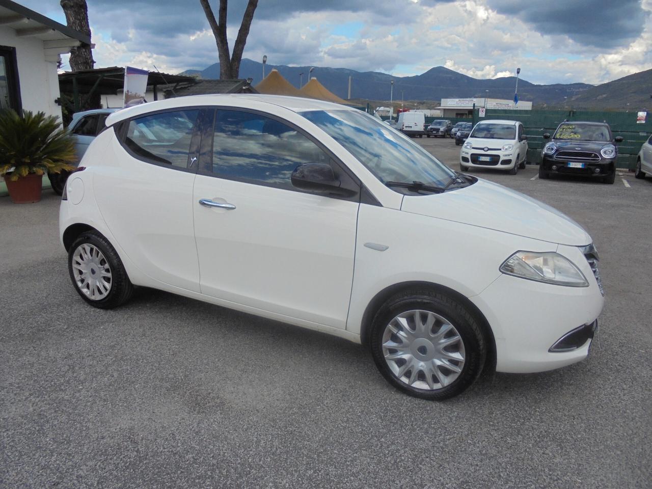 Lancia Ypsilon 0.9 TwinAir 85 CV 5 porte S&S DFN Gold
