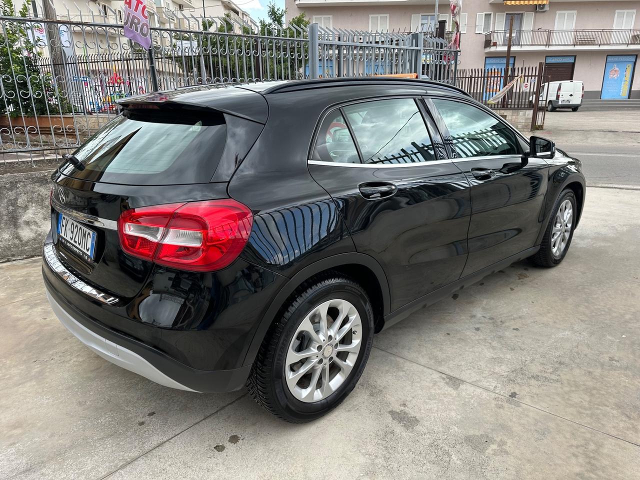Mercedes-benz GLA 180 d Business