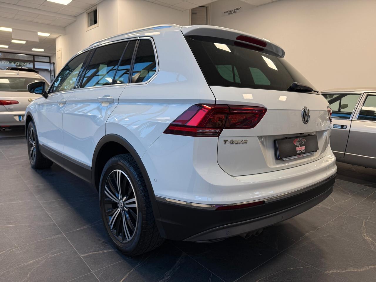 Volkswagen Tiguan 2.0 TDI SCR 4MOTION Business BlueMotion Technology