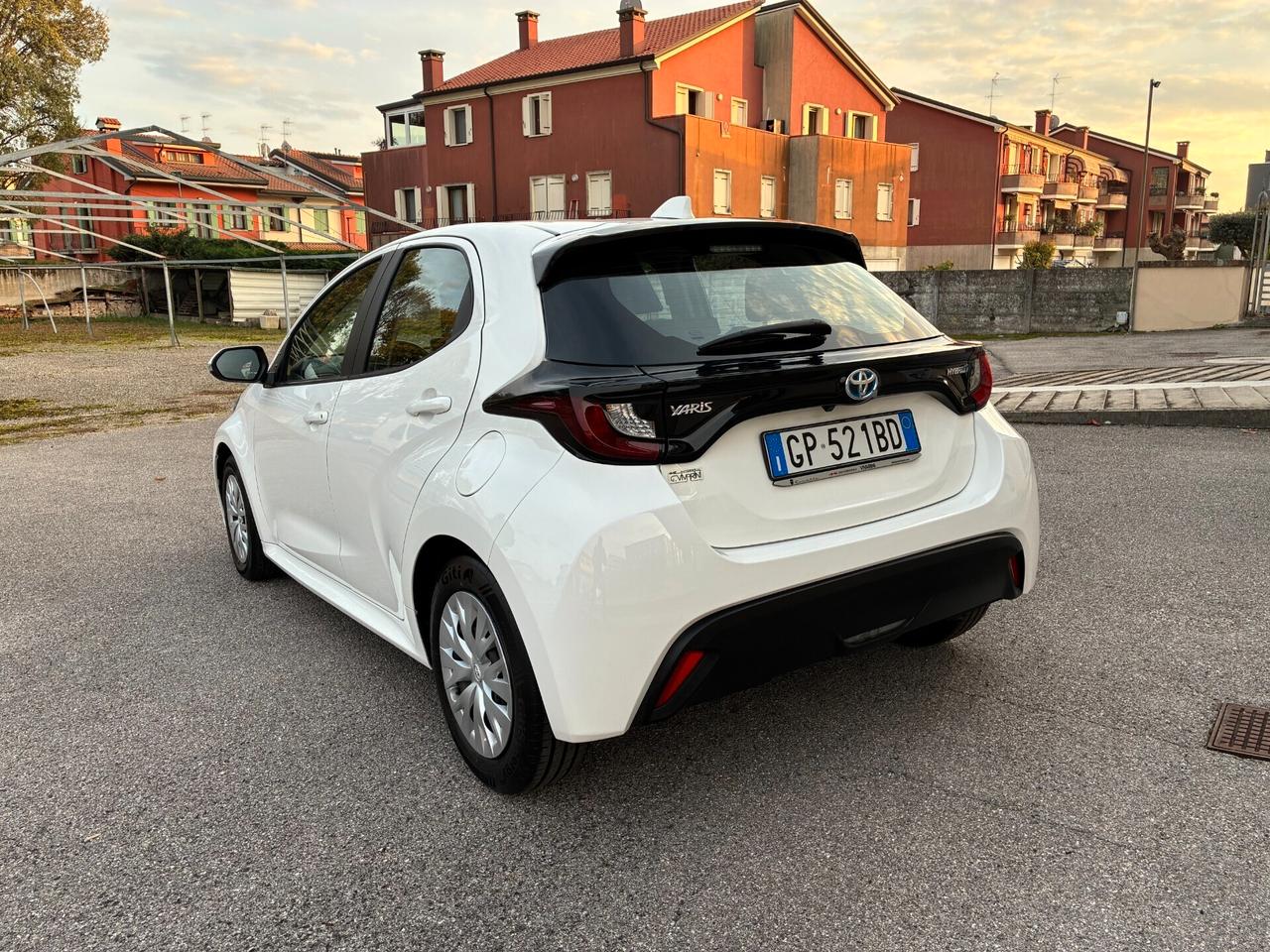Toyota Yaris 1.5 Hybrid 5 porte Business