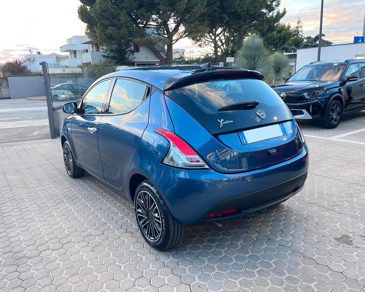 Lancia Ypsilon 1.0 FireFly 5 porte S&S Hybrid Gold