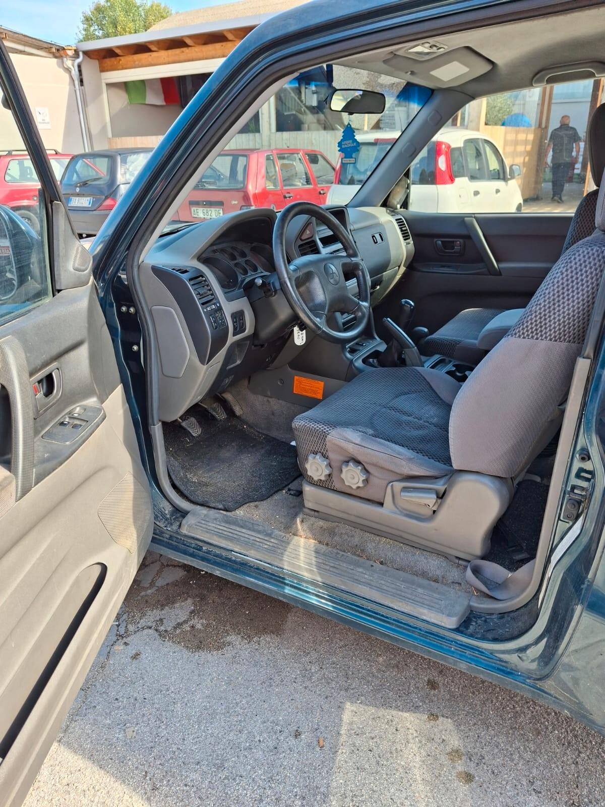 Mitsubishi Pajero 2.5 TDI 3p. GL