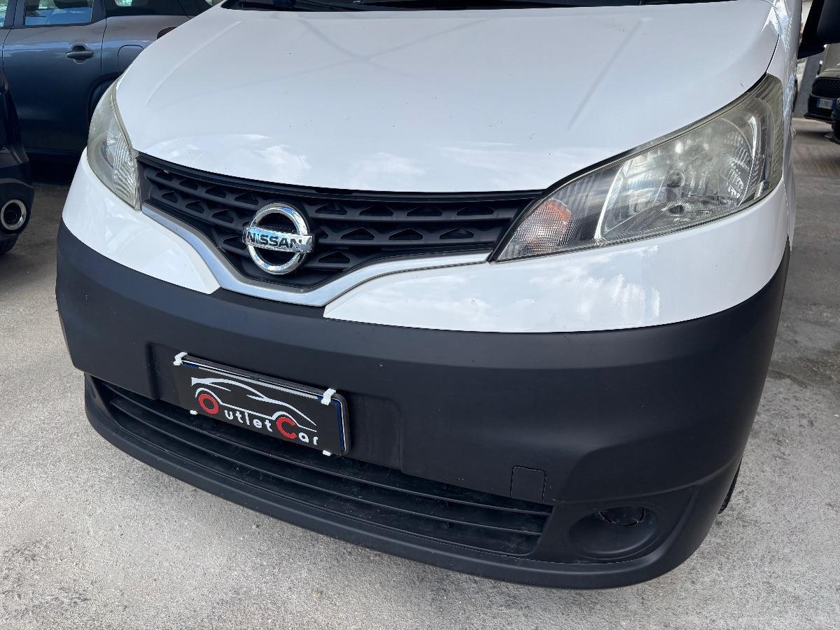 NISSAN NV200