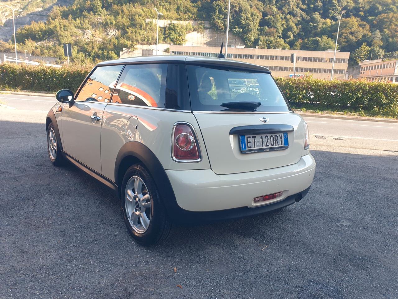Mini 1.6 16V One (55kW)