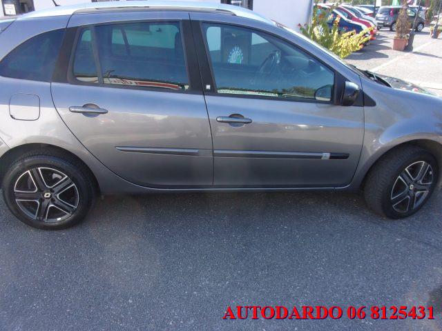 RENAULT Clio 1.2 16V TCE 100CV SporTour Live!