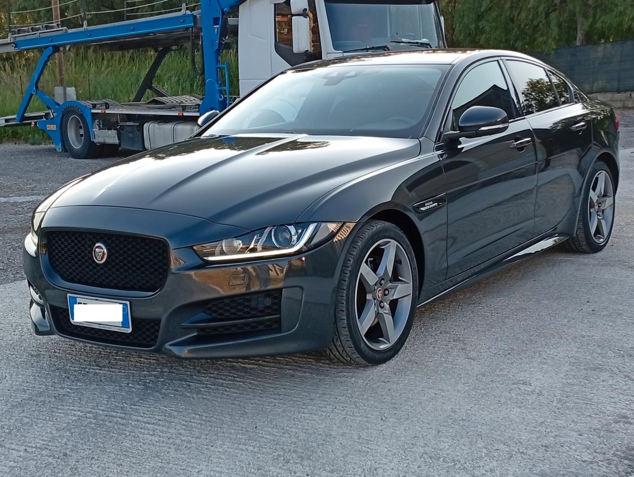 Jaguar XE 2.0 D Turbo Portfolio