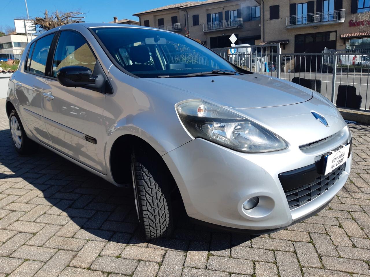 Renault Clio 1.2 16V 5 porte Dynamique X NEOPATENTATI