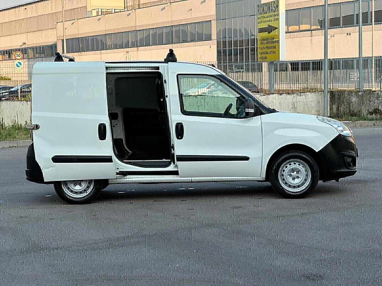 OPEL COMBO ANNO 2017 PRONTO ALL'USO! SUPER PREZZO!