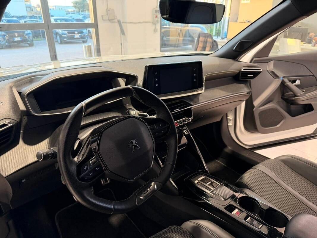 Peugeot 2008 BlueHDi 130 S&S EAT8 GT