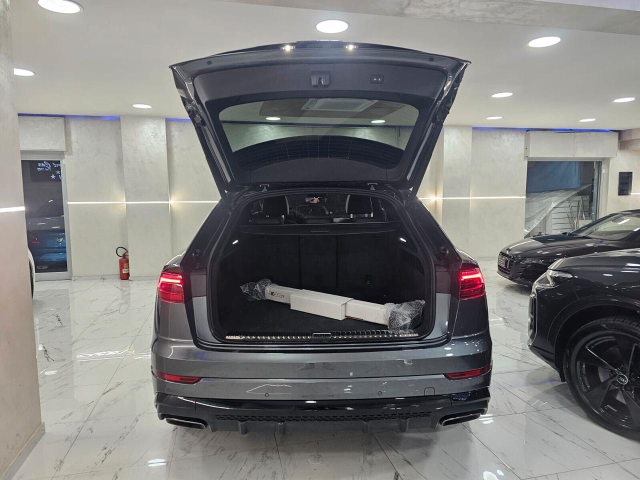 Audi Q8 50 TDI S-TRONIC 286CV LASER MATRIX TETTO PANORAMICO APRIBILE BANG & OLUFSEN CERCHI 23'