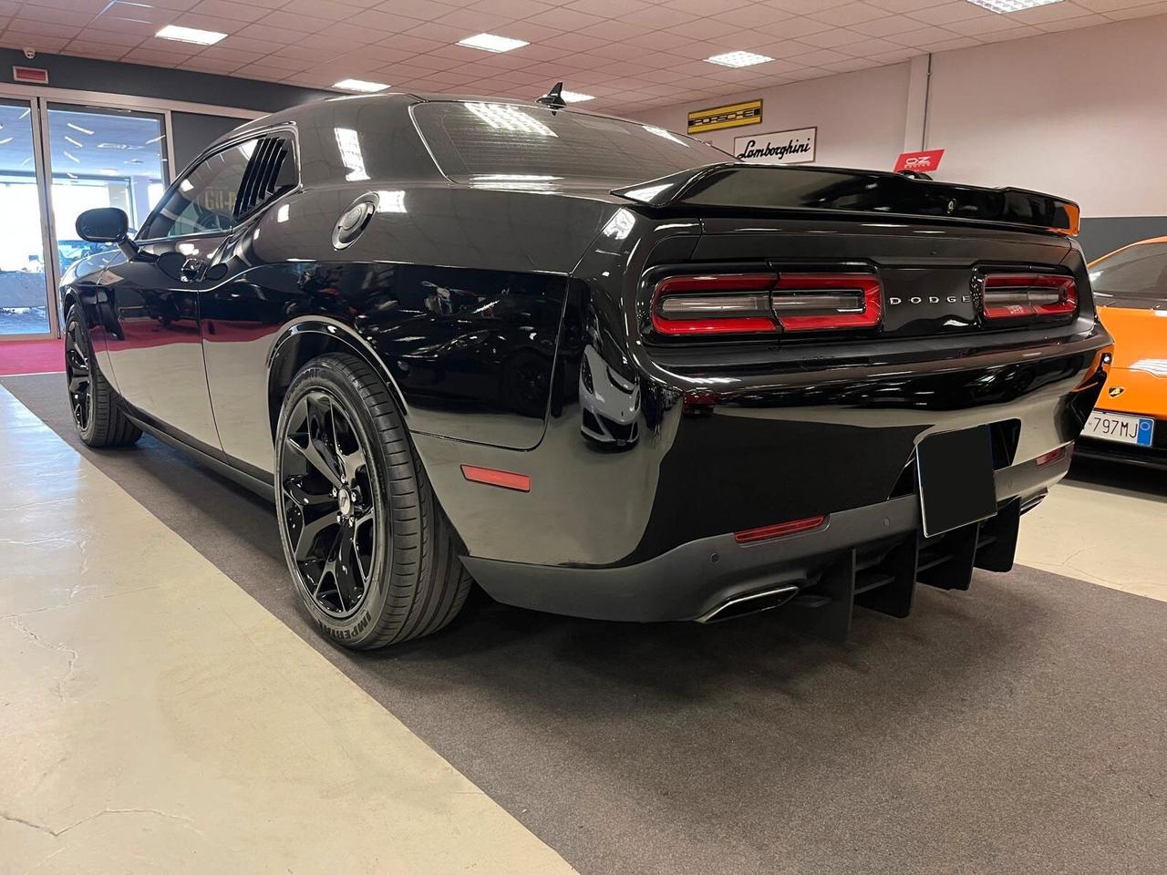 Dodge Challenger V6 3.6 STX AWD