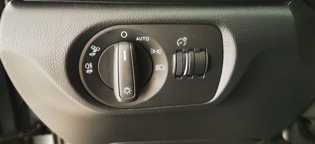 AUDI Q3 2.0 TDI 120 CV Business