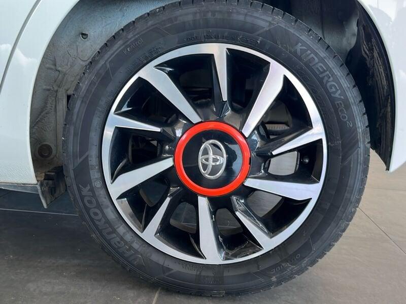 Toyota Aygo 004282 1.0 VVT-i 72 CV 5 porte x-wave orange