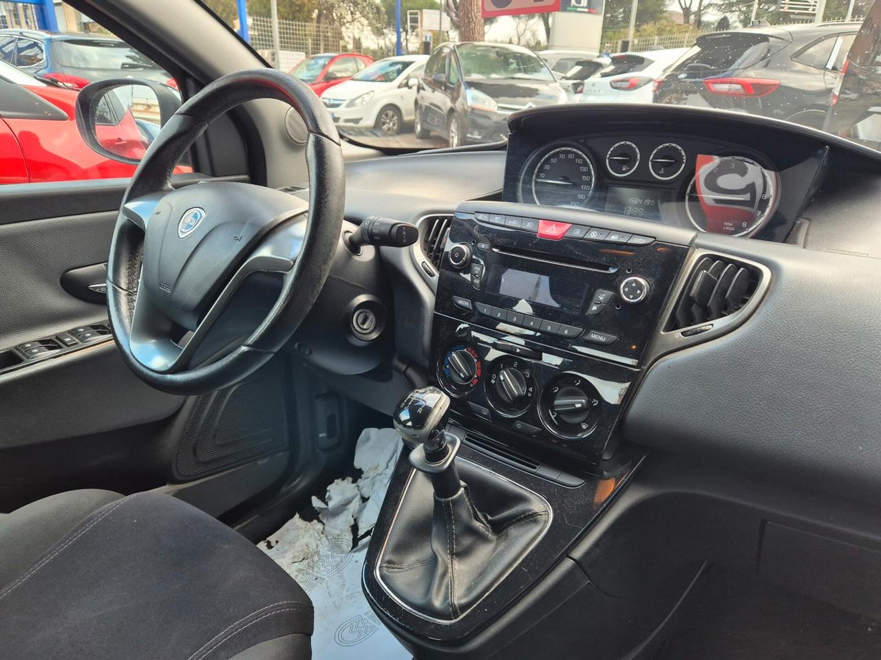 Lancia Ypsilon 1.2 69 CV 5 porte S&S Gold