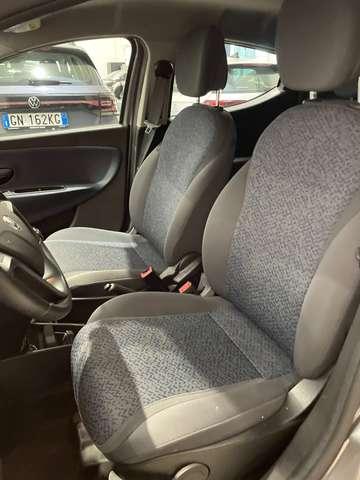 Lancia Ypsilon 1.0 firefly hybrid 69cv Gold Plus