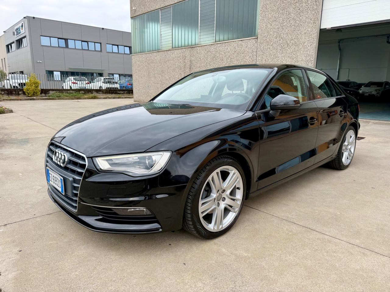 Audi A3 Sedan 1.6 TDI clean diesel S tronic Ambiente