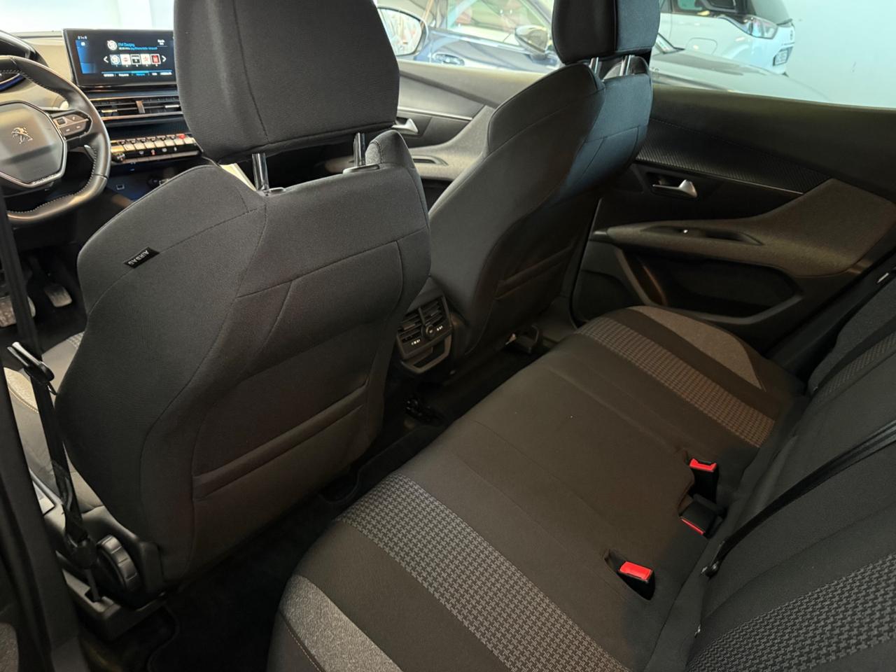 Peugeot 3008 BlueHDi 130 S&S EAT8 Allure