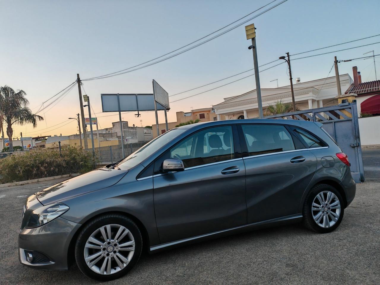 Mercedes benz classe B 180cdi fulll 2013