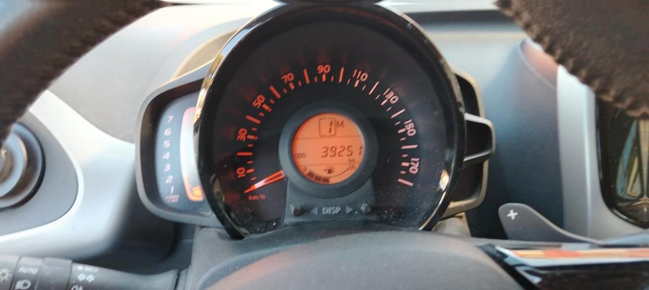 Toyota Aygo 1.0 VVT-i 69 CV 5 porte x-play TSS MMT