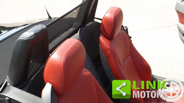 BMW Z4 ( E85 ) 2.2i roadster con interni in pelle rossa