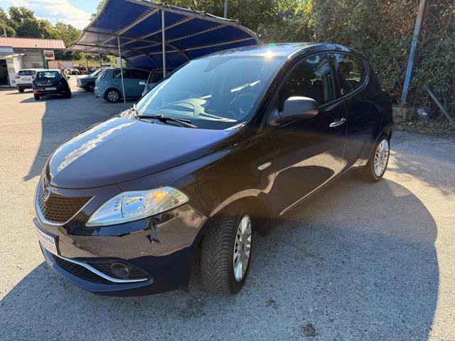 LANCIA Ypsilon 1.2 69 CV 5 porte GPL Ecochic Silver