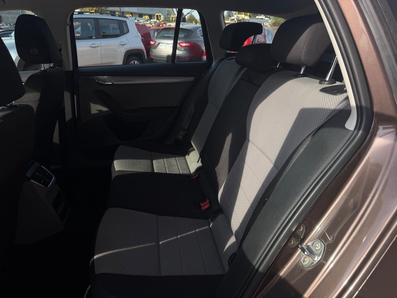 Skoda Octavia 1.6 TDI CR 105 CV DSG Wagon Ambition