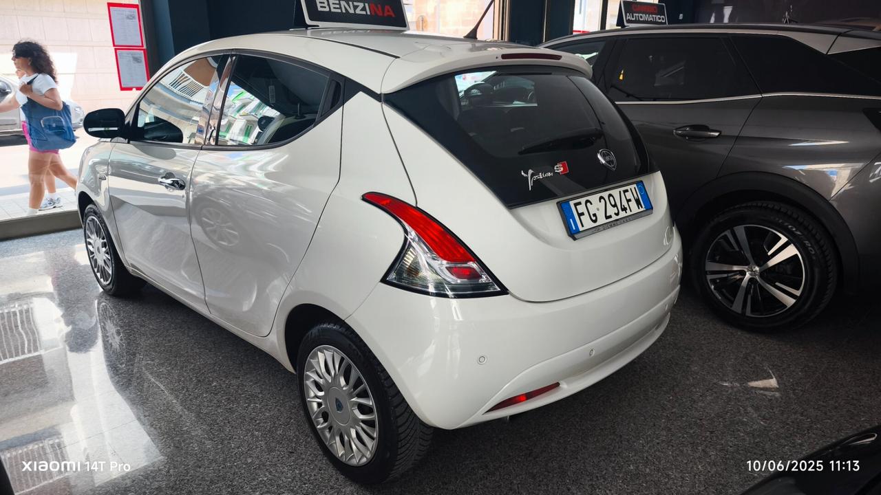 Lancia Ypsilon 1.2 69CV Gold SENSORI 2016