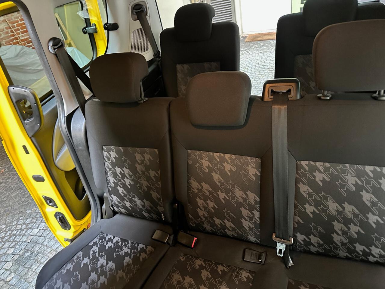 Opel Combo 1.4 (7 POSTI) - No Blocco del Traffico