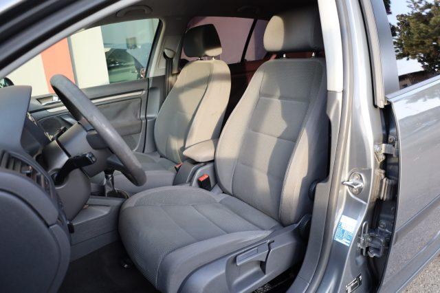 VOLKSWAGEN Golf V 1.6 Benzina 5 Porte Comfortline per NEOPATENTATI