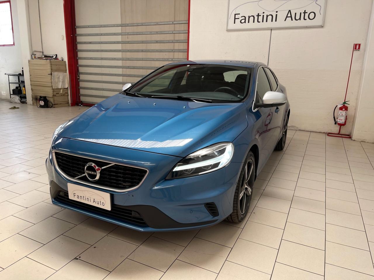 Volvo V40 Volvo V40 R-design 2.0 d2-Ok Neopatentati-LEGGI SOTTO