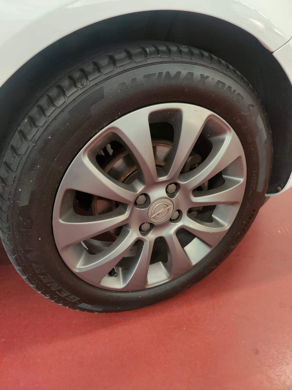Opel Corsa 1.2 5 porte Easytronic Enjoy