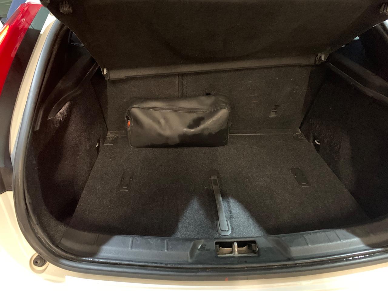 Volvo V40 Cross Country D2 Business Plus