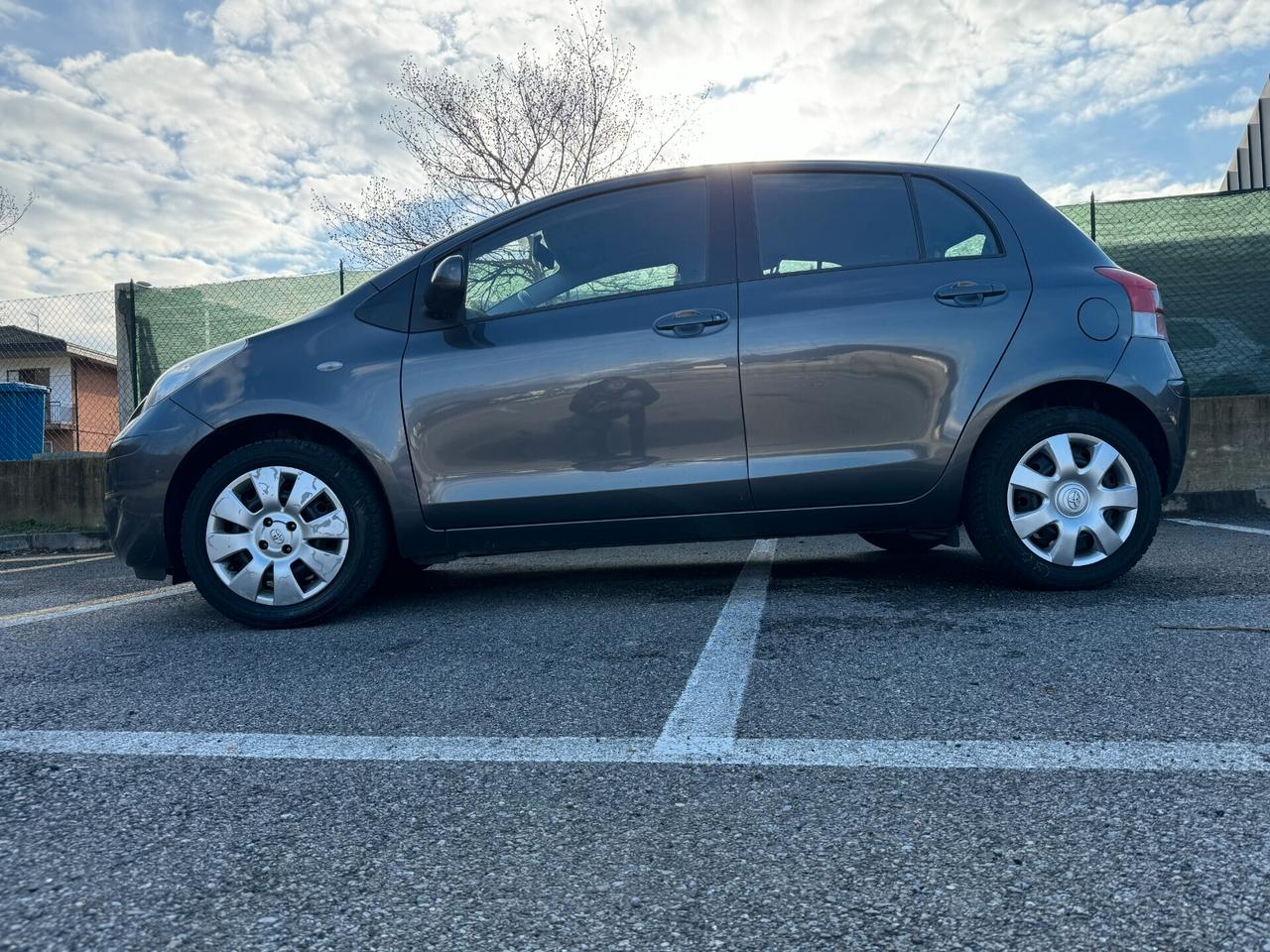 Toyota Yaris 1.0 5 porte Now GPL