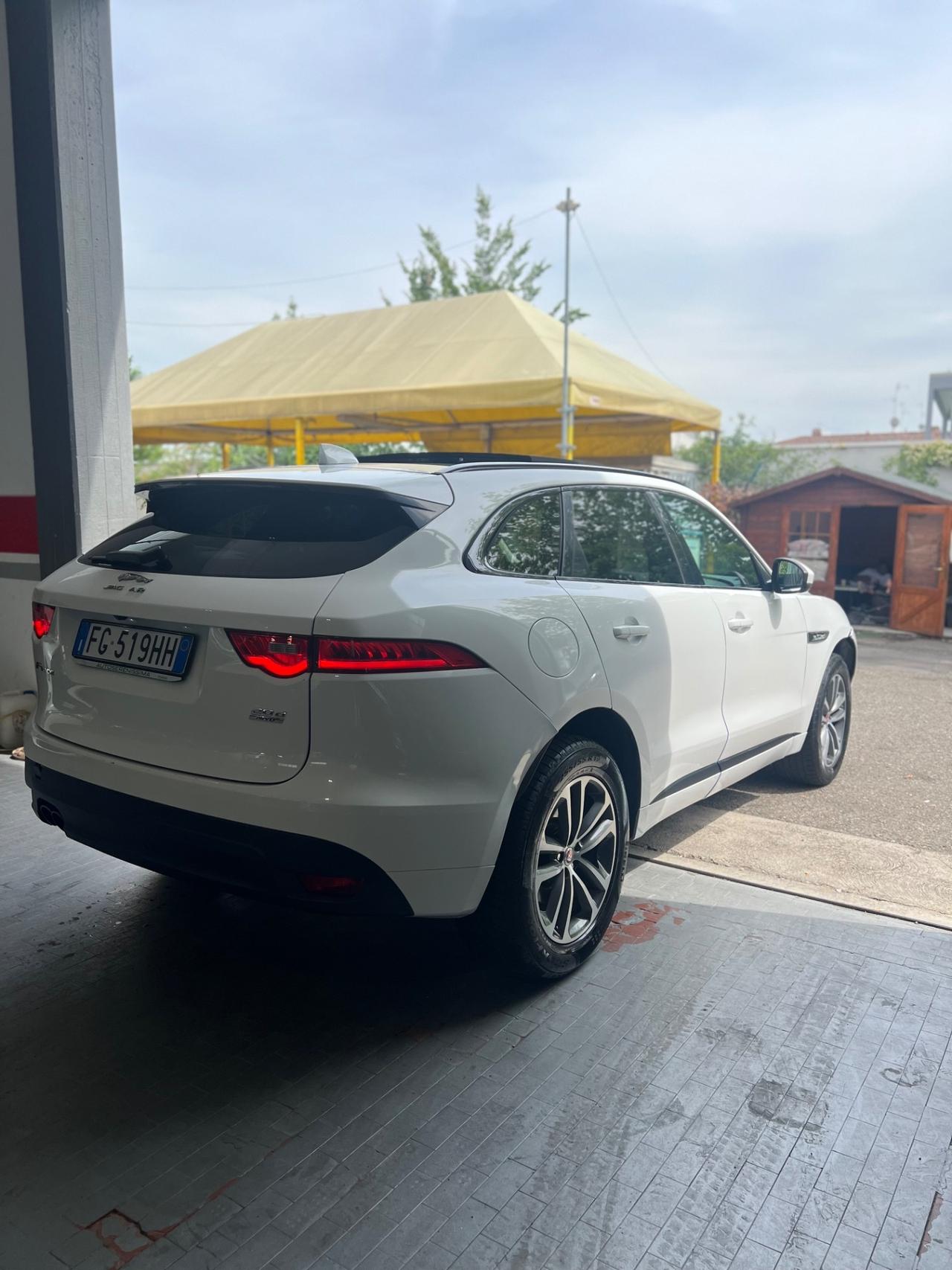 Jaguar F-Pace 2.0 D 180 CV AWD Portfolio