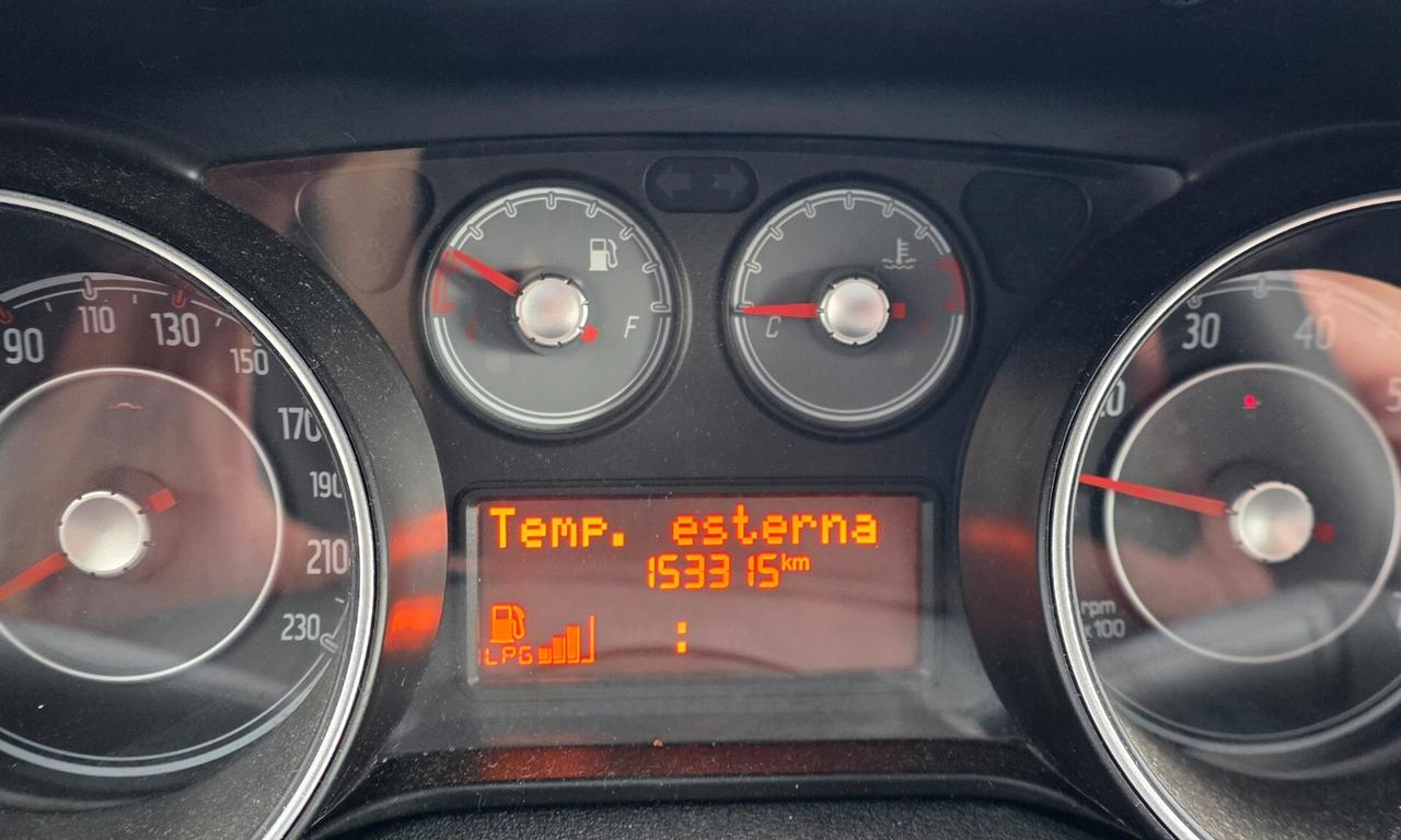 Fiat Punto 1.4 8V 5 porte Easypower Street