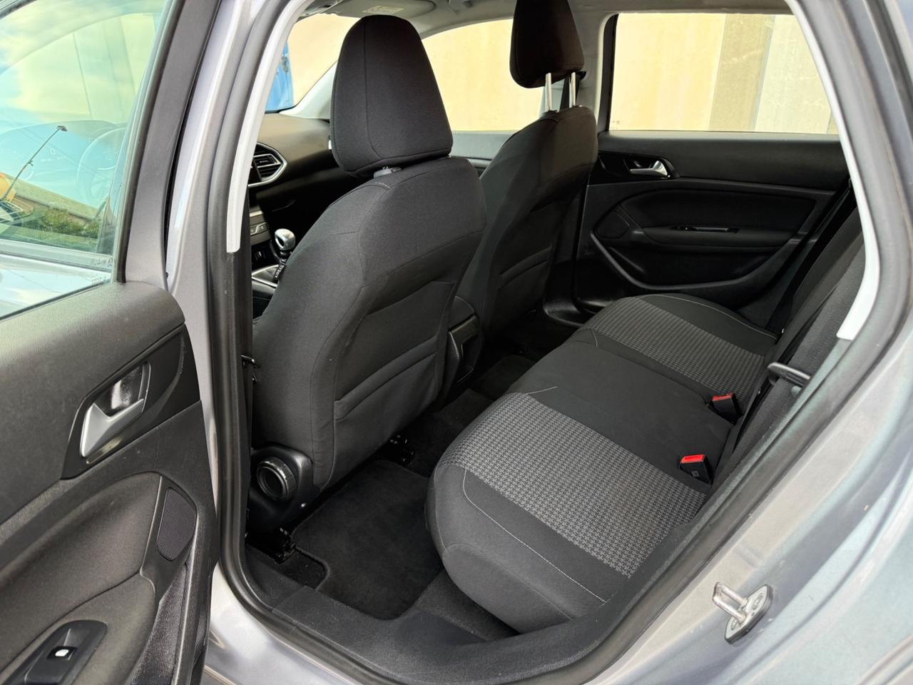 Peugeot 308 BlueHDi 120 S&S Allure
