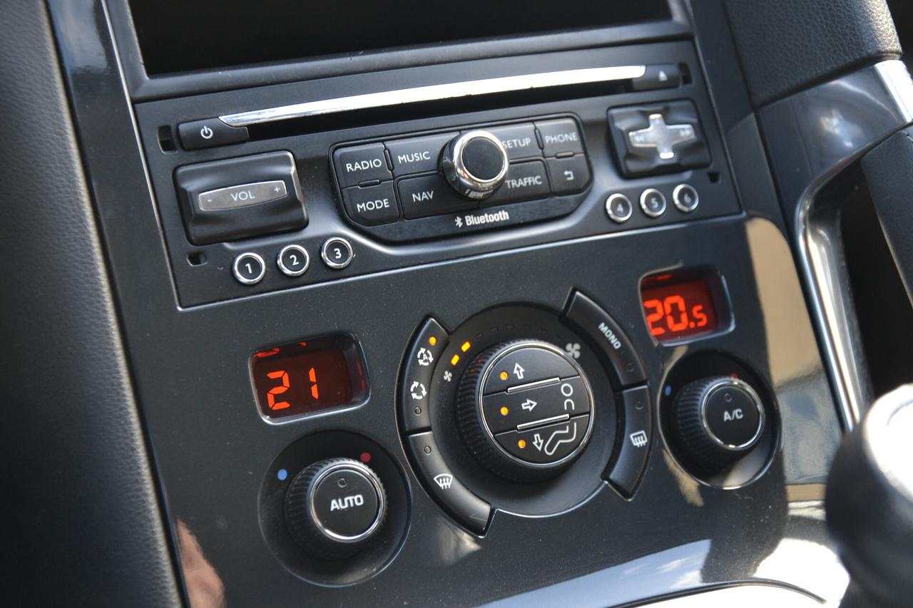 Peugeot 3008 1.6 HDi 120CV ALLURE **EURO6B**NAV+PEL+TETTO+RCAM+