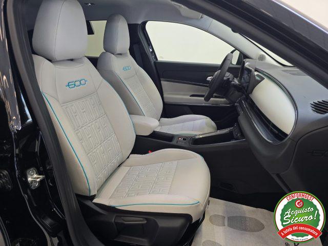FIAT 600 Hybrid DCT MHEV La Prima