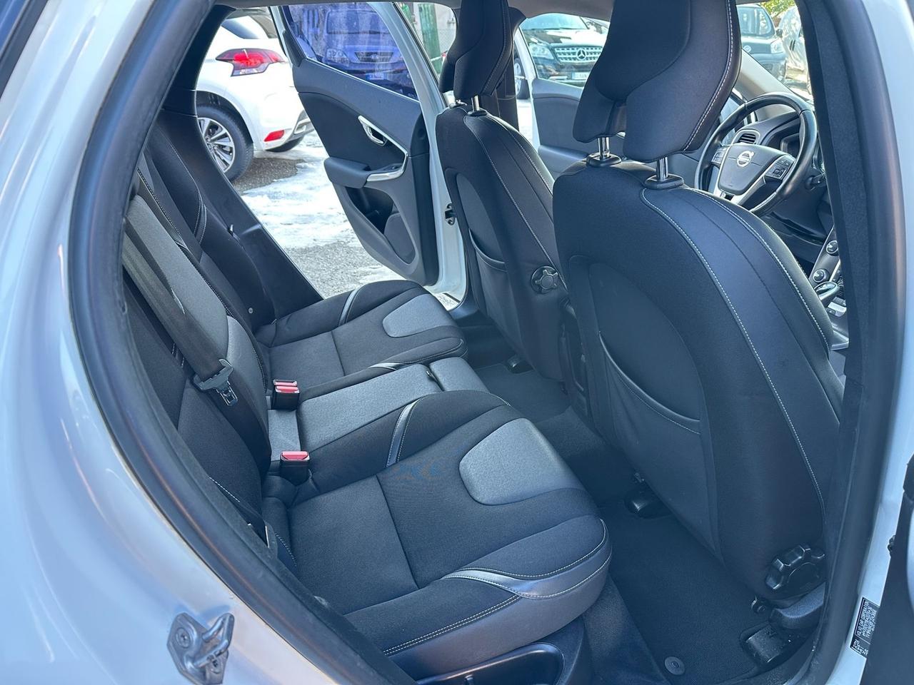 Volvo V40 D2 1.6 Geartronic r-design 2015