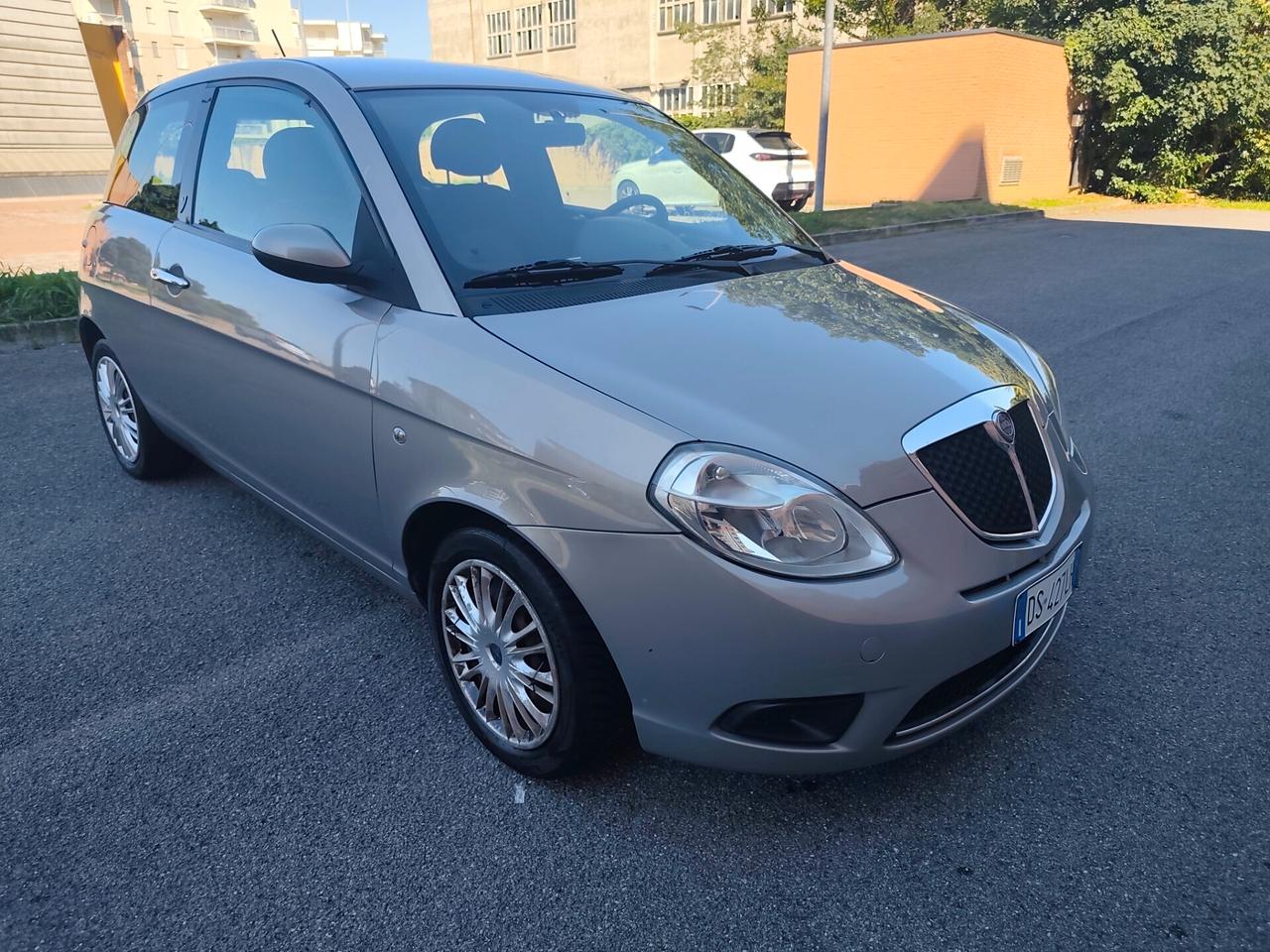 Lancia Ypsilon 1.2 Benz neopatentati