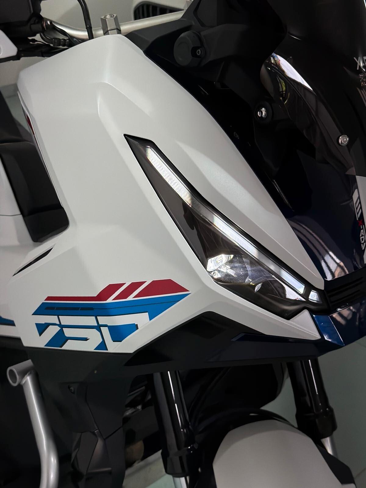 Honda X-ADV 750 travel edition