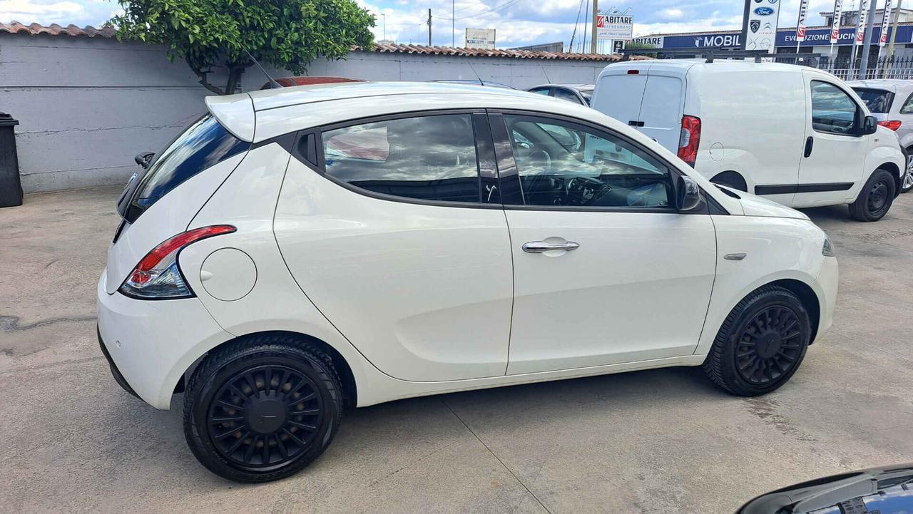 Lancia Ypsilon 1.3 MJT 16V 95 CV S&S Gold