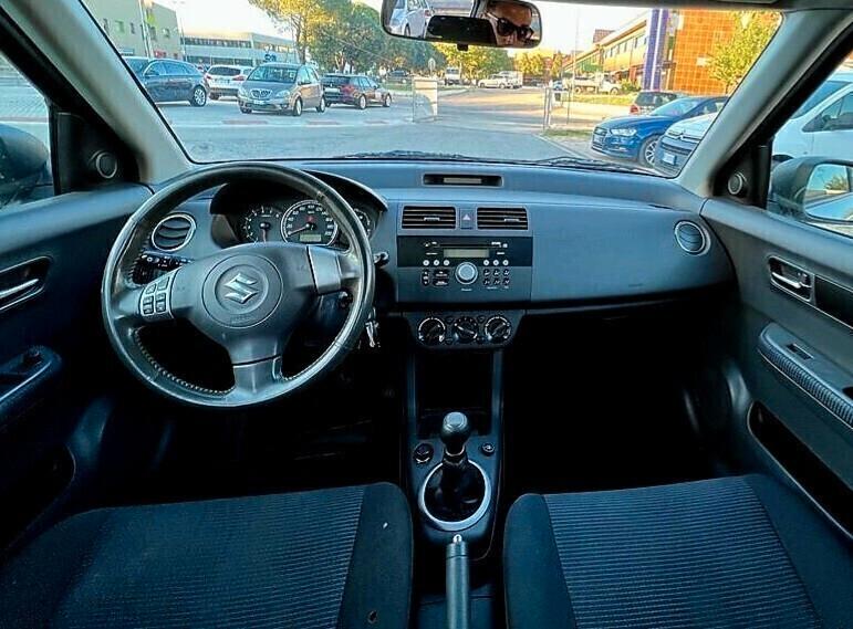 Suzuki Swift 4x4 5p. GPL